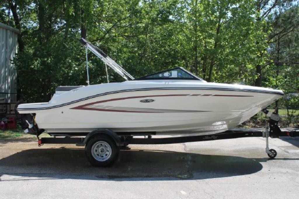 2016 Sea Ray boat for sale, model of the boat is 19SPX & Image # 1 of 9