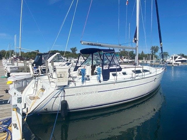 2003 Jeanneau Sailboats boat for sale, model of the boat is 37 SUN ODYSSEY & Image # 2 of 31