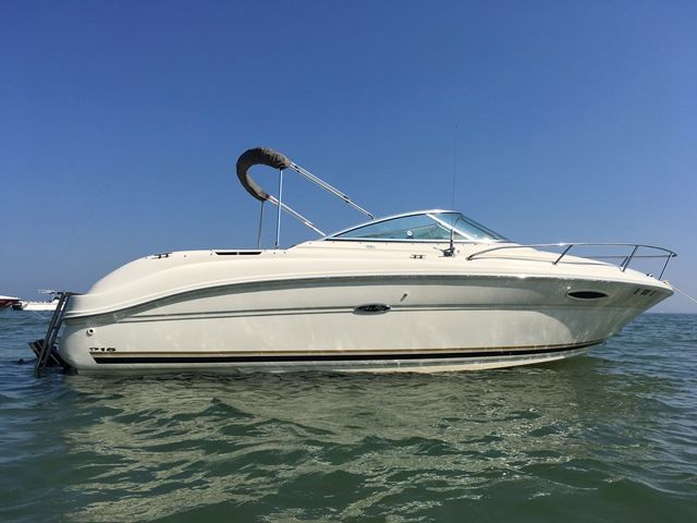 2004 Sea Ray boat for sale, model of the boat is 215 WEEKENDER & Image # 1 of 2