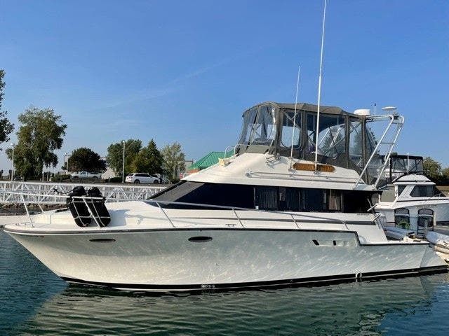 1992 Luhrs boat for sale, model of the boat is 3400 MOTORYACHT & Image # 1 of 23