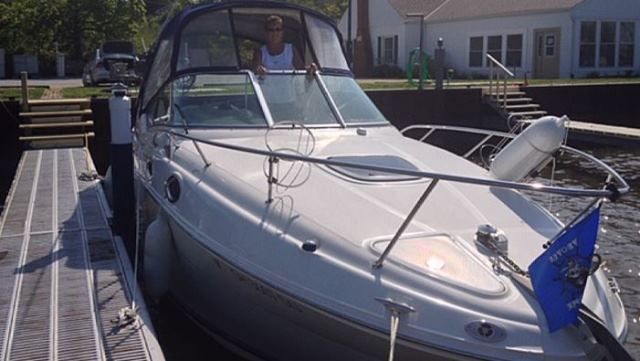 2005 Sea Ray boat for sale, model of the boat is 260 Sundancer & Image # 2 of 2