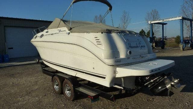 2004 Sea Ray boat for sale, model of the boat is 260 SUNDANCER & Image # 2 of 28
