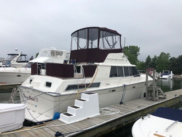 1990 Silverton boat for sale, model of the boat is 40 AFT CABIN & Image # 2 of 2