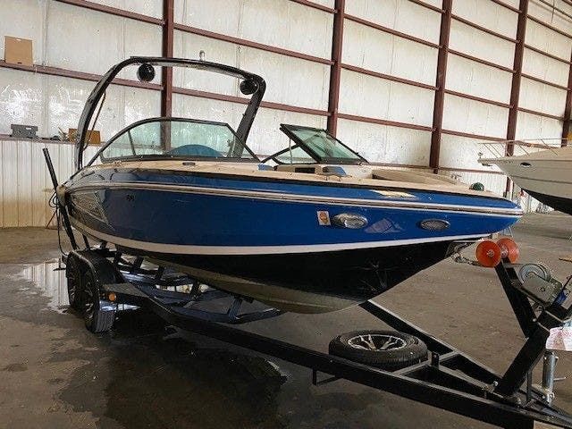 2016 Regal boat for sale, model of the boat is 2100 SURF & Image # 2 of 31