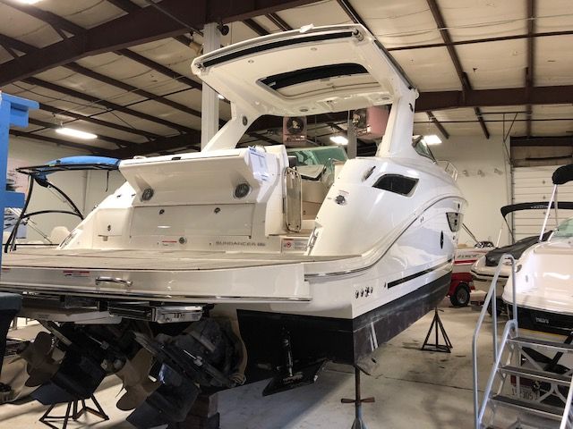 2018 Sea Ray boat for sale, model of the boat is Sundancer 350 & Image # 2 of 2