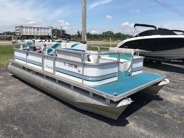 1994 Triton boat for sale, model of the boat is AURORA & Image # 1 of 2