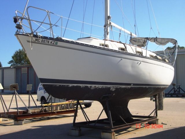1979 Hunter boat for sale, model of the boat is 30 SLOOP & Image # 1 of 2