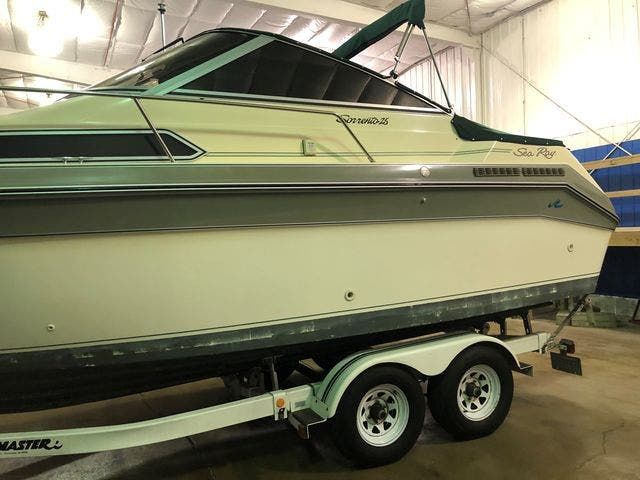 1988 Sea Ray boat for sale, model of the boat is 250 SORRENTO & Image # 2 of 18