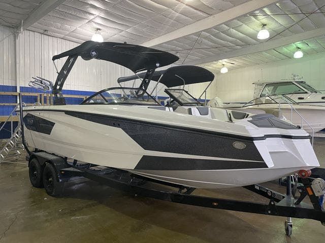 2022 Heyday boat for sale, model of the boat is 25-WTSURF & Image # 1 of 8