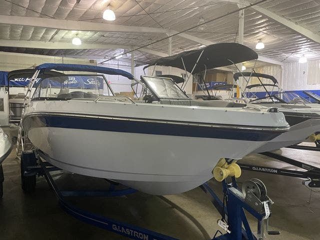 2022 Glastron boat for sale, model of the boat is 215GX & Image # 2 of 9