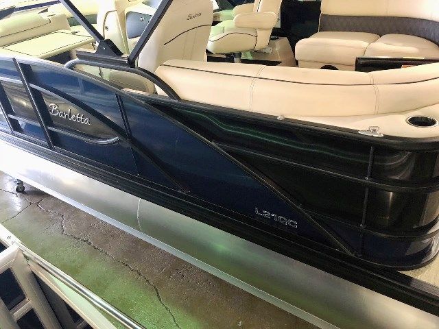 2019 Barletta boat for sale, model of the boat is L21QC & Image # 1 of 2