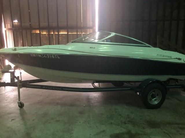 2011 Four Winns boat for sale, model of the boat is 190 LE & Image # 1 of 2