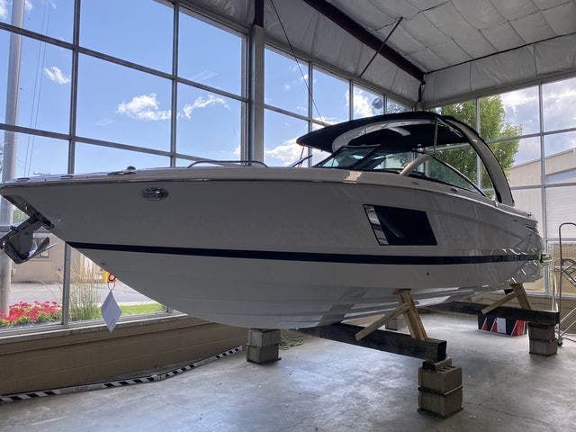 2022 Four Winns boat for sale, model of the boat is 290H & Image # 1 of 10