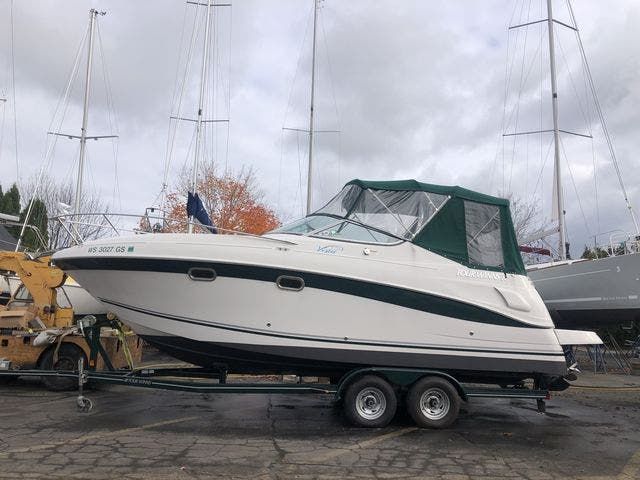 2004 Four Winns boat for sale, model of the boat is 268V & Image # 1 of 10