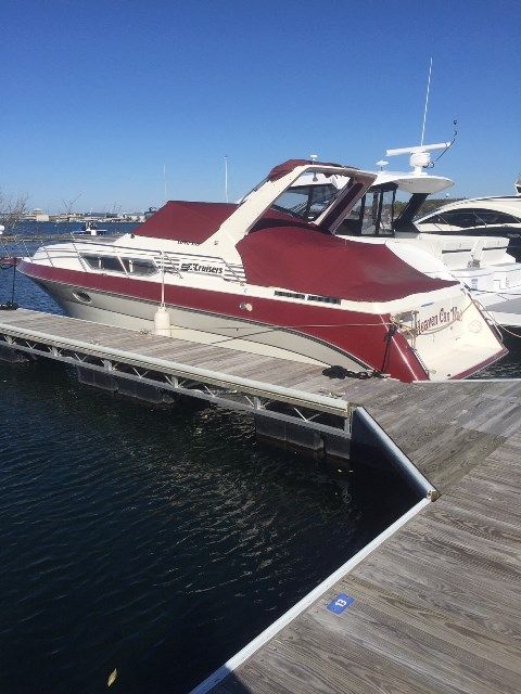 1988 Cruisers Yachts boat for sale, model of the boat is 3170 ESPRIT & Image # 1 of 2