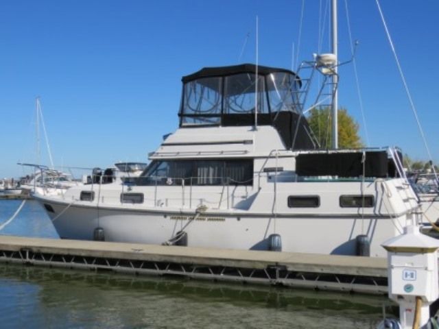 1986 Carver boat for sale, model of the boat is 36 AFT CABIN & Image # 1 of 2