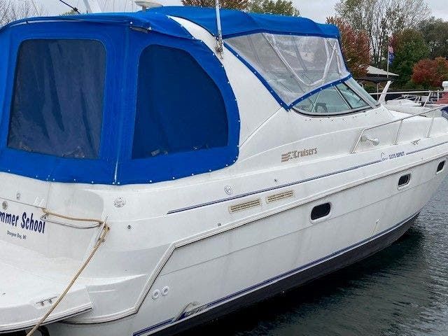 1997 Cruisers Yachts boat for sale, model of the boat is 3375 ESPRIT & Image # 2 of 17