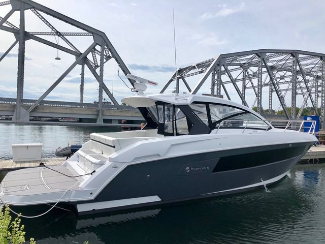 2019 Cruisers Yachts boat for sale, model of the boat is 390EXPRESS & Image # 2 of 2