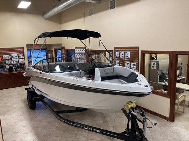 2022 Glastron boat for sale, model of the boat is 215GX & Image # 1 of 8