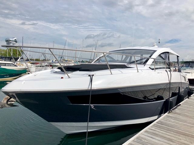 2019 Cruisers Yachts boat for sale, model of the boat is 390EXPRESS & Image # 1 of 2