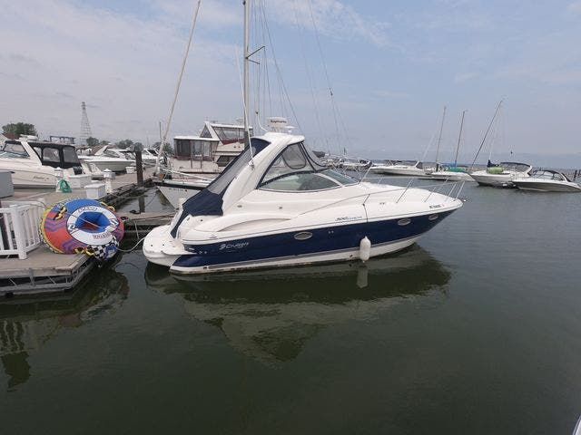 2005 Cruisers Yachts boat for sale, model of the boat is 300EXPRESS & Image # 1 of 25