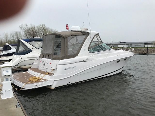 2007 Four Winns boat for sale, model of the boat is 378 VISTA & Image # 2 of 2
