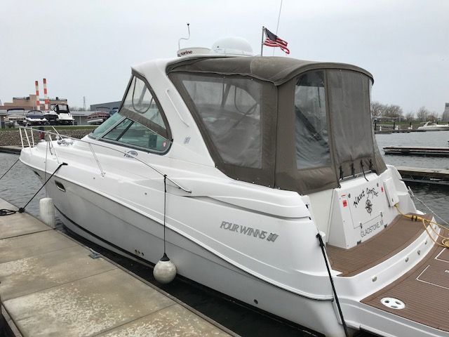 2007 Four Winns boat for sale, model of the boat is 378 VISTA & Image # 1 of 2