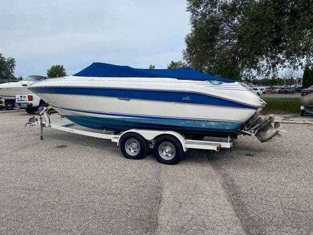 1992 Sea Ray boat for sale, model of the boat is 240BR & Image # 2 of 14