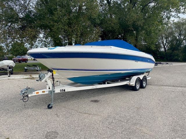 1992 Sea Ray boat for sale, model of the boat is 240BR & Image # 1 of 14