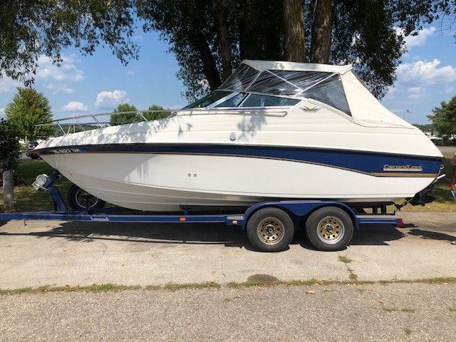 1994 Crownline boat for sale, model of the boat is 210CCR & Image # 1 of 2