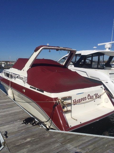 1988 Cruisers Yachts boat for sale, model of the boat is 3170 ESPRIT & Image # 2 of 2