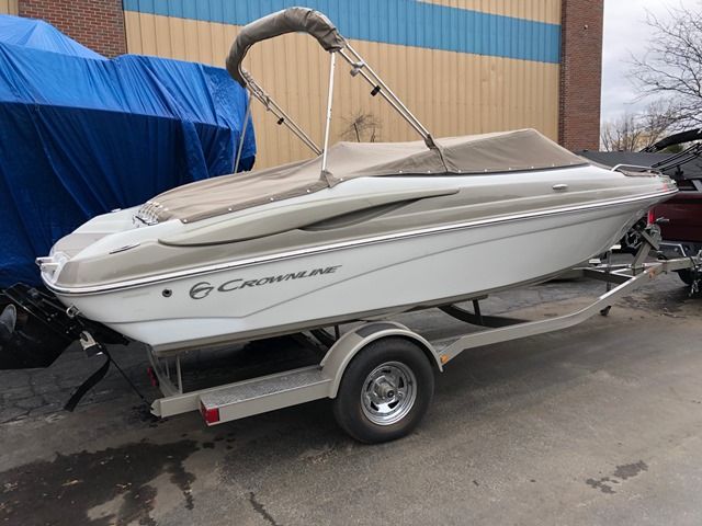 2016 Crownline boat for sale, model of the boat is 21 SS & Image # 1 of 2