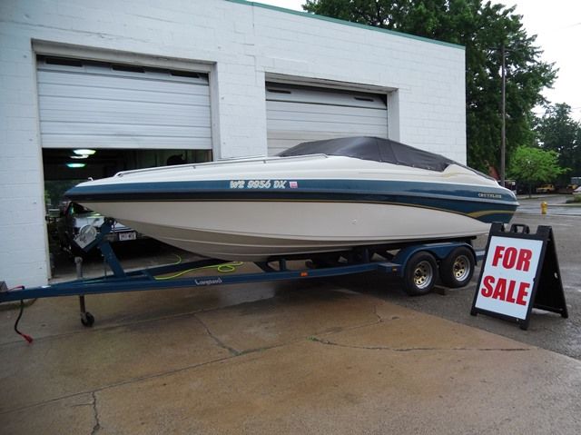 1997 Crownline boat for sale, model of the boat is 225CCR & Image # 2 of 2