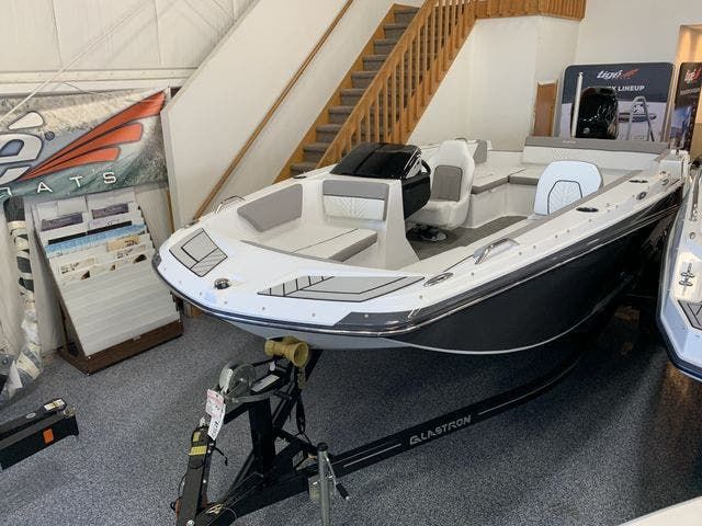 2022 Glastron boat for sale, model of the boat is 180GTD & Image # 2 of 18