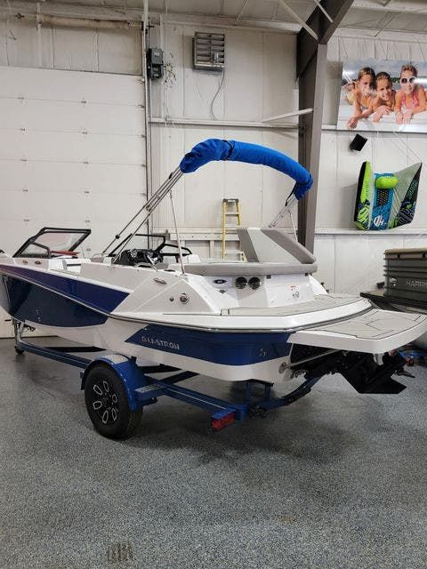 2022 Glastron boat for sale, model of the boat is 205GTD & Image # 2 of 12