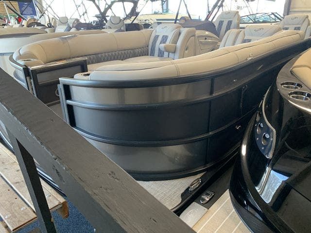 2022 Barletta boat for sale, model of the boat is LUSSO25UCTT & Image # 2 of 24