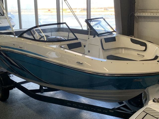 2022 Bayliner boat for sale, model of the boat is 20-VR5 & Image # 2 of 16
