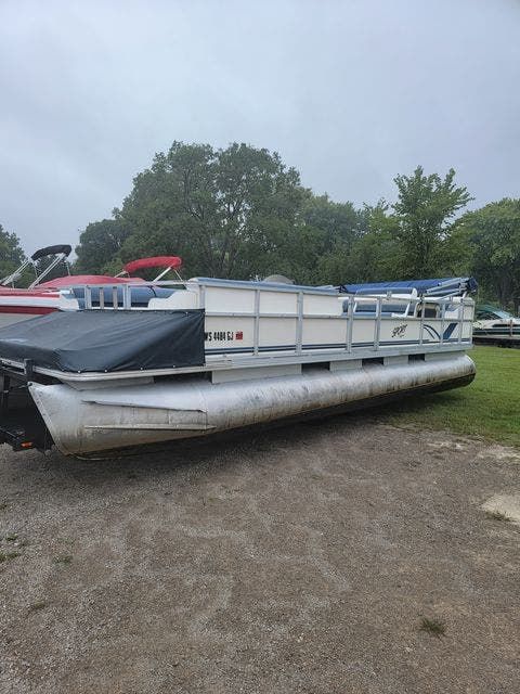 2002 Crest boat for sale, model of the boat is 25 SPORT & Image # 1 of 11