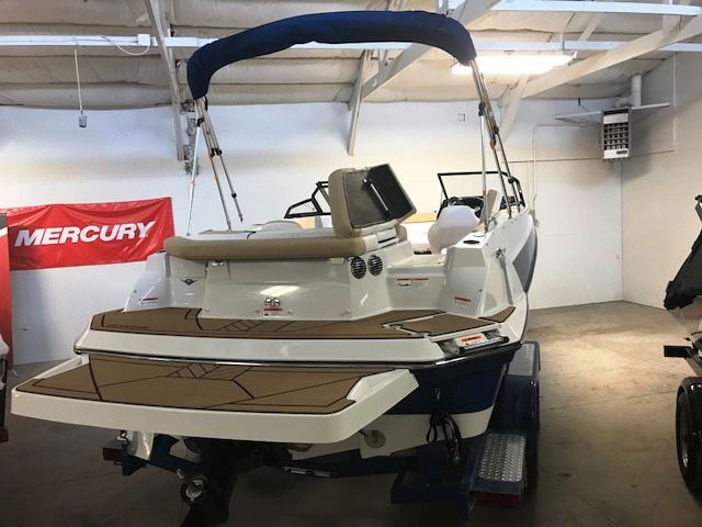 2018 Glastron boat for sale, model of the boat is 225GTDWI & Image # 2 of 2