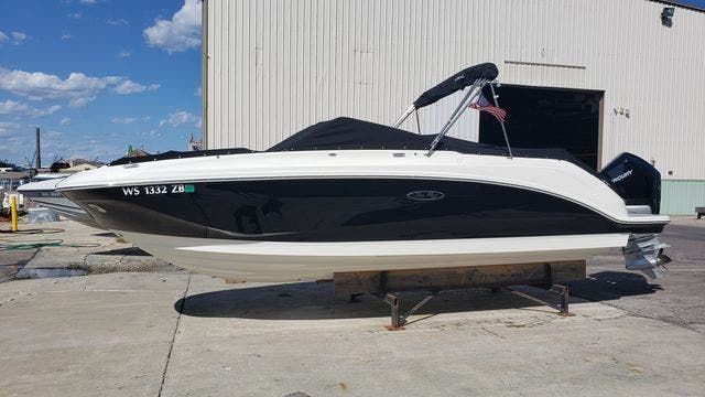2020 Sea Ray boat for sale, model of the boat is 250SDXO & Image # 1 of 36