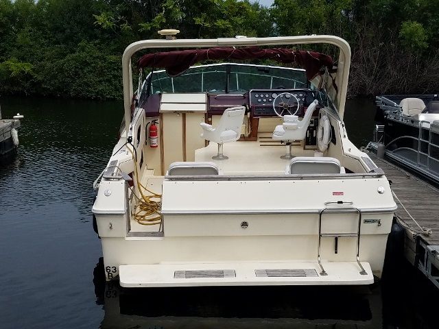 1988 Sea Ray boat for sale, model of the boat is 300 SUNDANCER & Image # 2 of 2