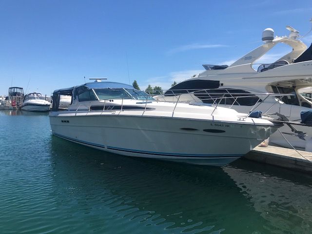 1986 Sea Ray boat for sale, model of the boat is 390 EC & Image # 1 of 2