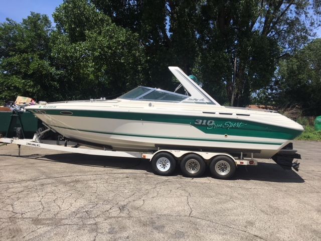 1993 Sea Ray boat for sale, model of the boat is 310SS & Image # 1 of 2