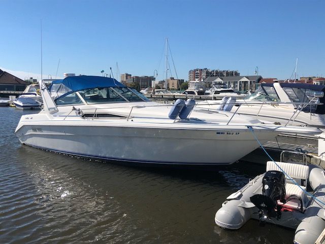 1992 Sea Ray boat for sale, model of the boat is 330 SUNDANCER & Image # 1 of 2