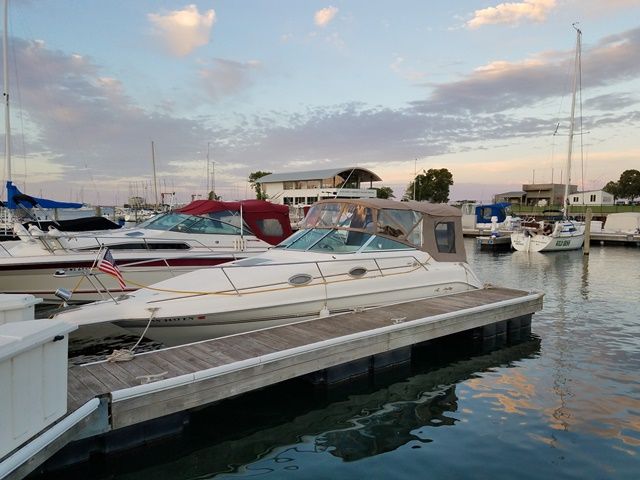 1998 Sea Ray boat for sale, model of the boat is 250 SUNDANCER & Image # 1 of 2