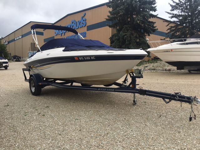 2006 Four Winns boat for sale, model of the boat is 190 & Image # 2 of 2