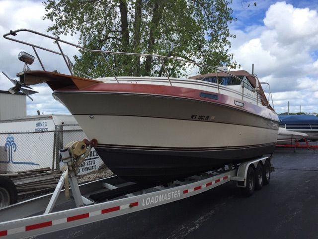 1988 Cruisers Yachts boat for sale, model of the boat is V66 & Image # 1 of 2