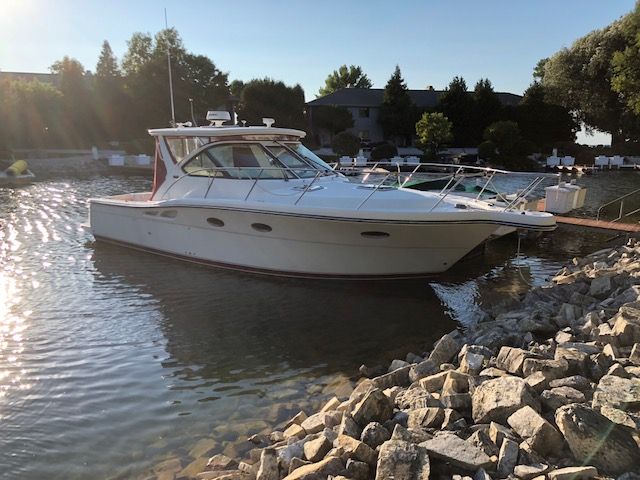 2005 Tiara Yachts boat for sale, model of the boat is 3200 OPEN & Image # 1 of 2