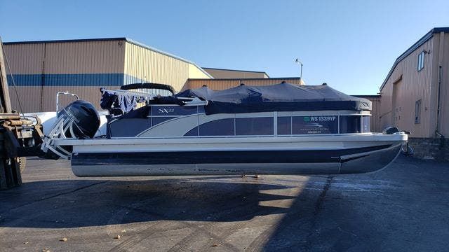 2020 Bennington boat for sale, model of the boat is 22 SS BXP & Image # 2 of 14