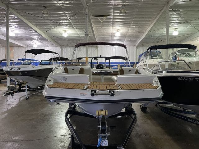 2022 Starcraft boat for sale, model of the boat is 211SVX/OB & Image # 2 of 8